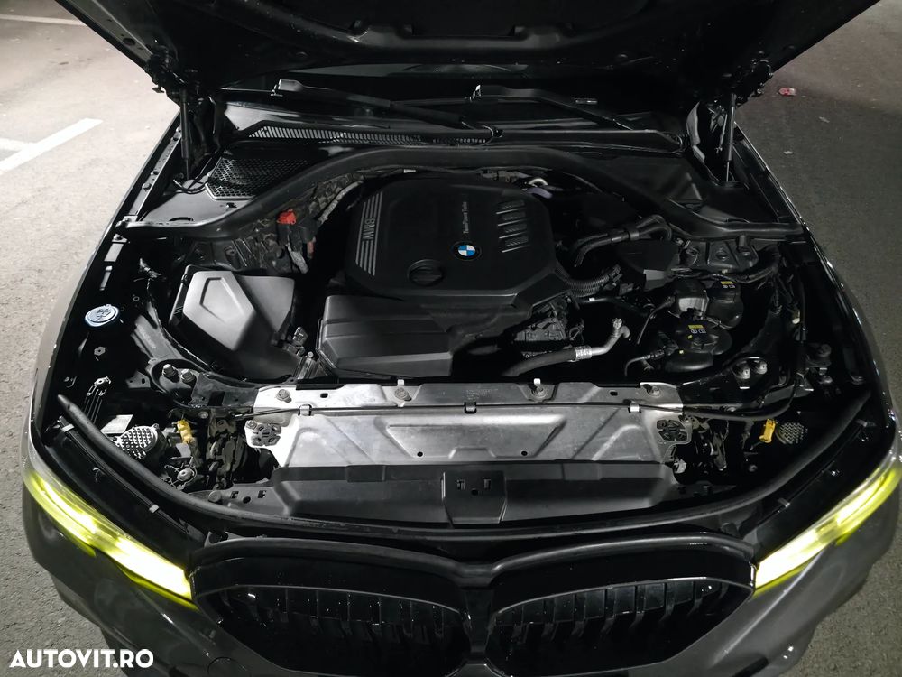 BMW Seria 3 320d xDrive AT MHEV - 32