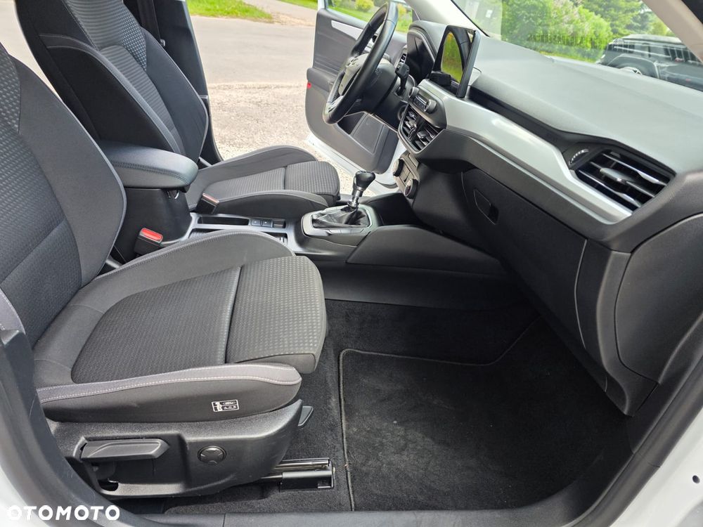 Ford Focus 1.0 EcoBoost Trend Edition Business - 21