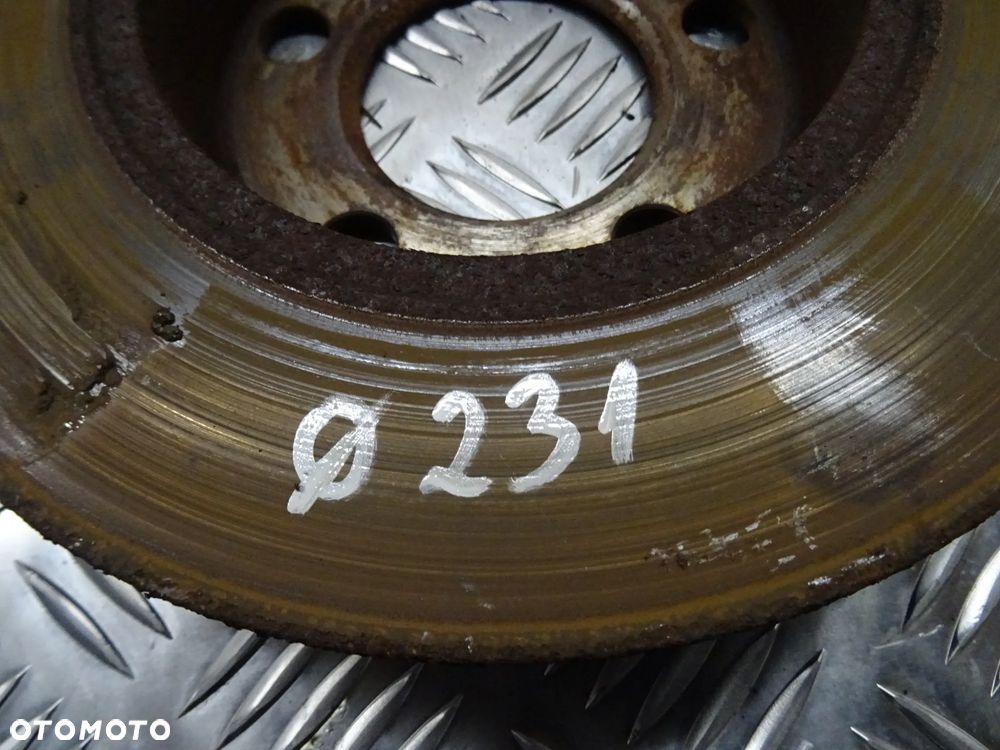 VW GOLF IV LB5N 1.4B TARCZE HAMULCOWE TYŁ - 2