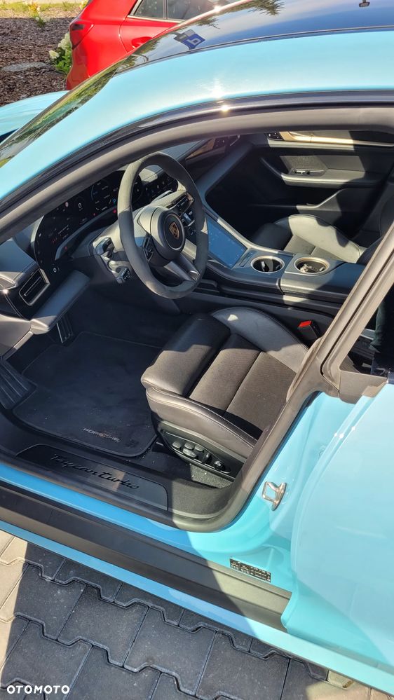 Porsche Taycan - 6