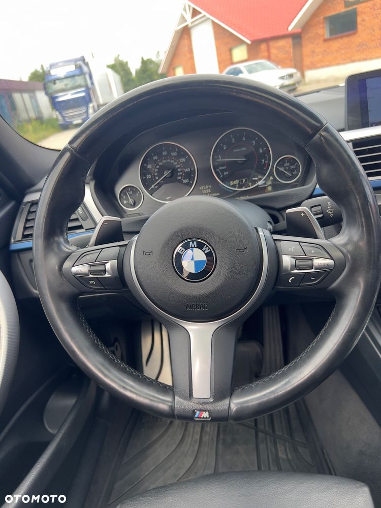 BMW Seria 3 335i Sport-Aut Luxury Line - 32