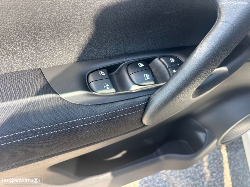 Nissan Qashqai 1.5 dCi N-Connecta - 19
