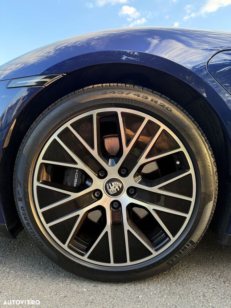 Porsche Taycan - 6