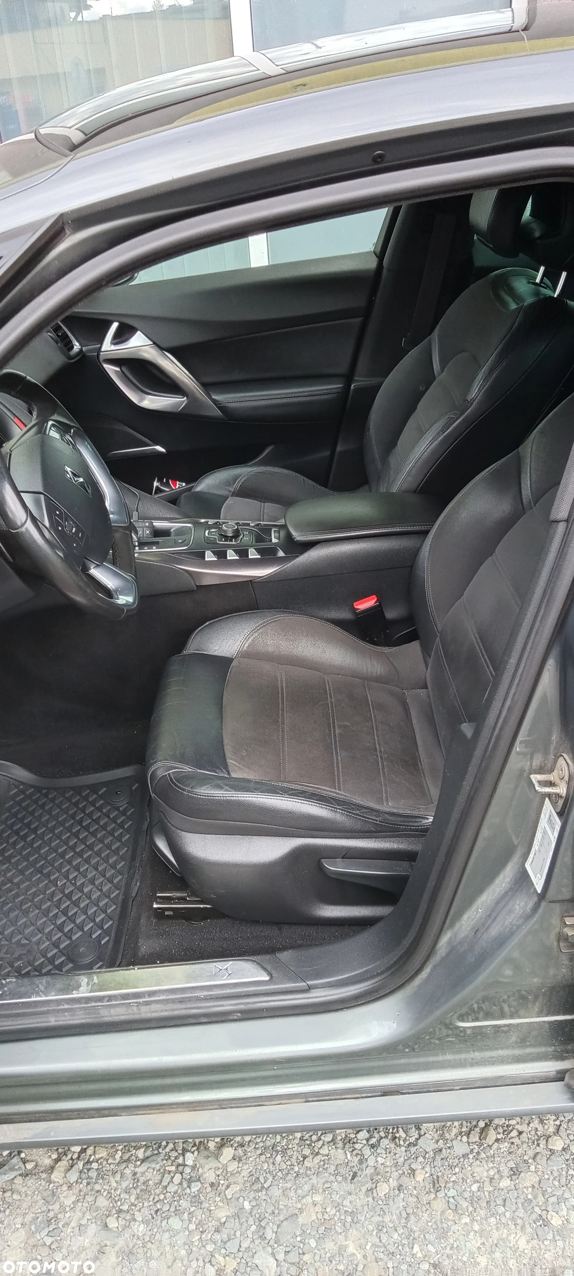 Citroën DS5 e-HDi 115 EGS6 SoChic - 19