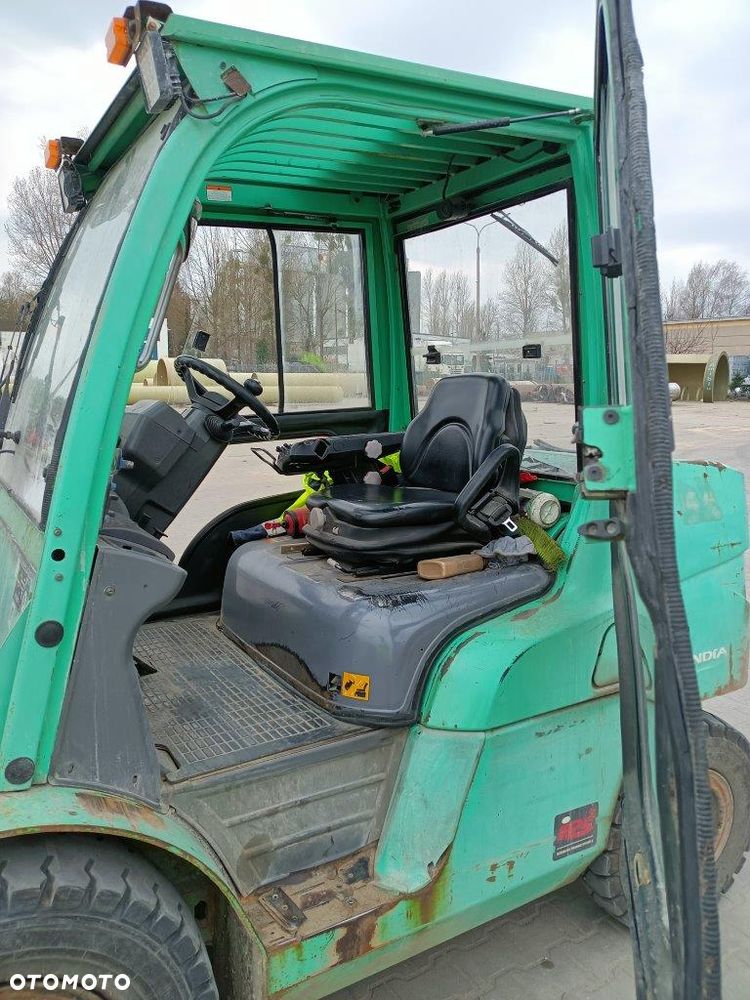 Mitsubishi FD 40 N - 9