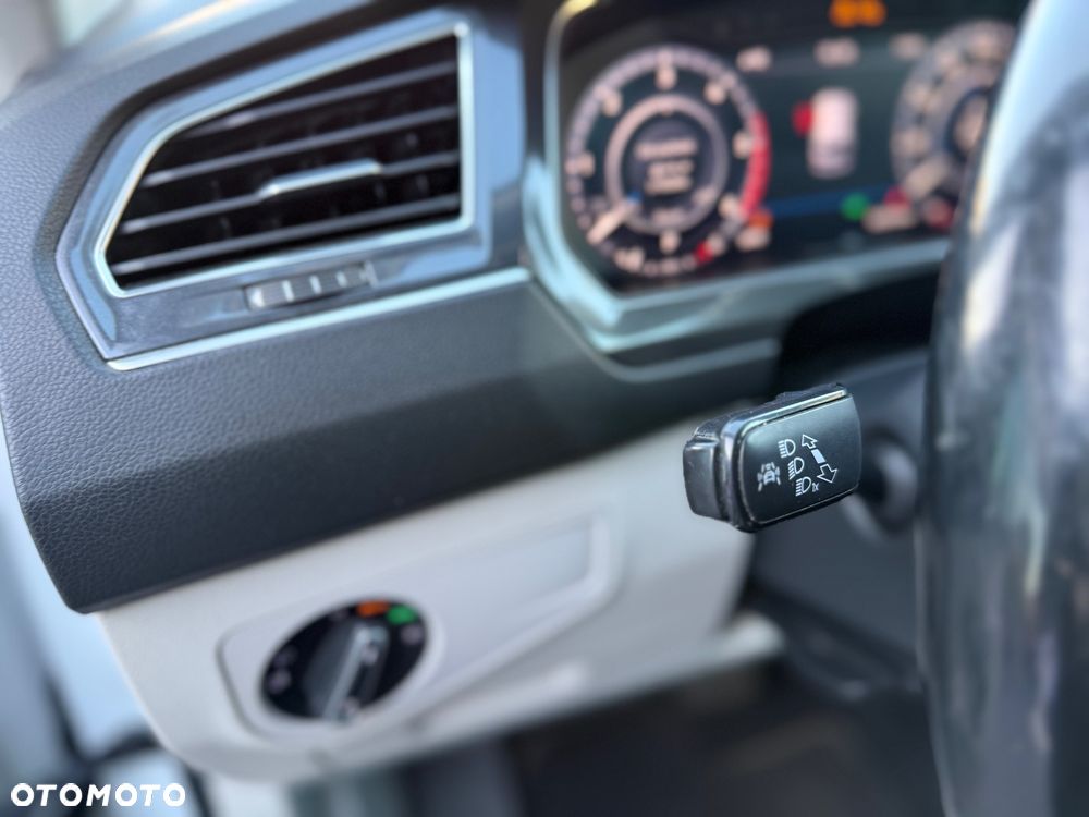 Volkswagen Tiguan ver-2-0-tdi-scr-4motion-dsg-r--line - 14