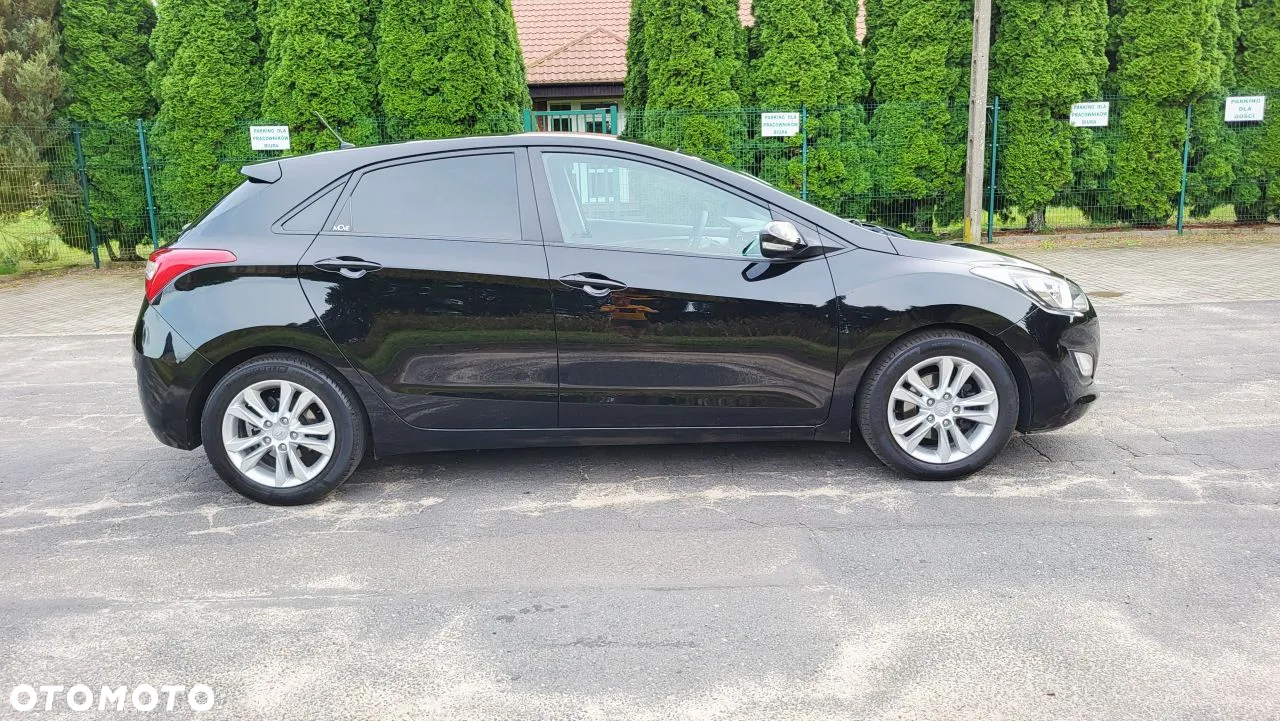 Hyundai i30 1.4 Intro Edition - 11