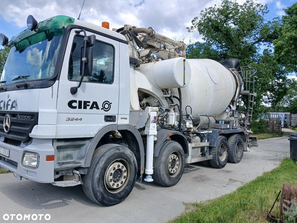 Mercedes-Benz Actros - 11