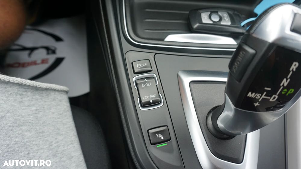 BMW Seria 3 318d Aut. Blue Performance - 29