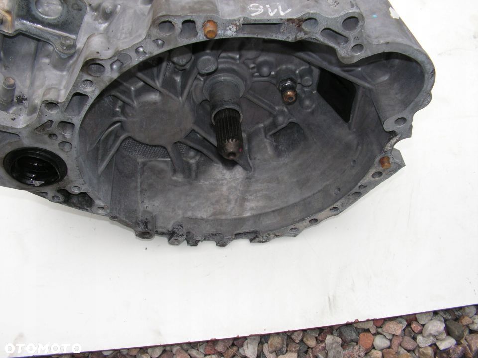 AVENSIS T22 2,0 D4D SKRZYNIA BIEGÓW 158 TYŚ - 2