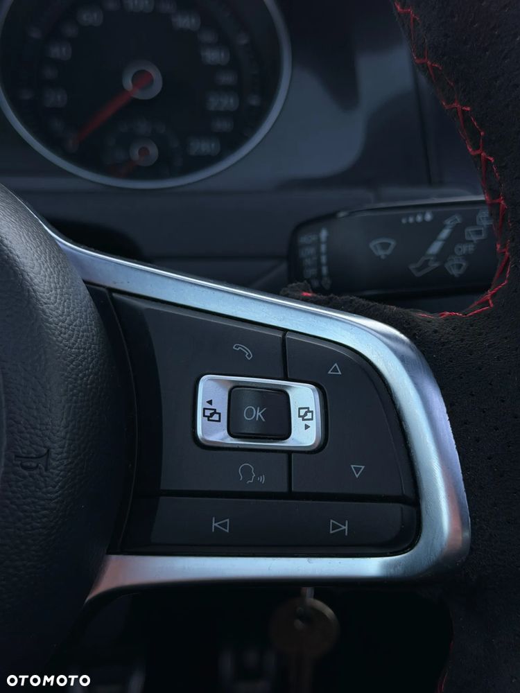 Volkswagen Golf - 21