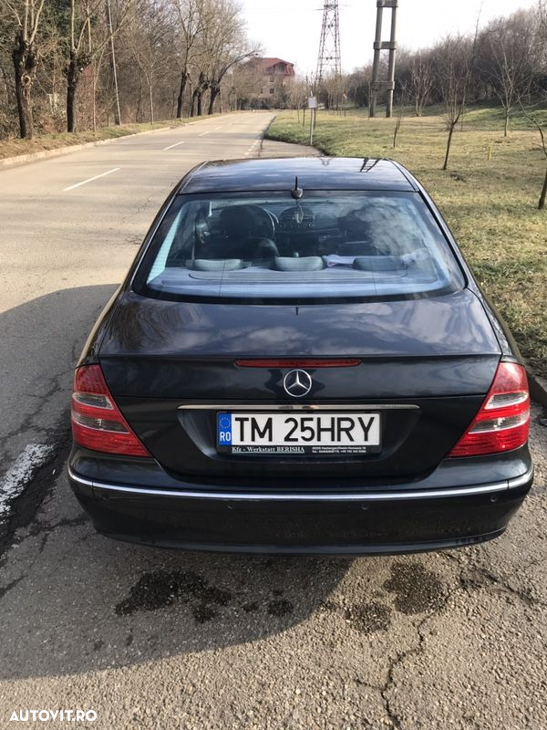 Mercedes-Benz E 240 Avantgarde - 4