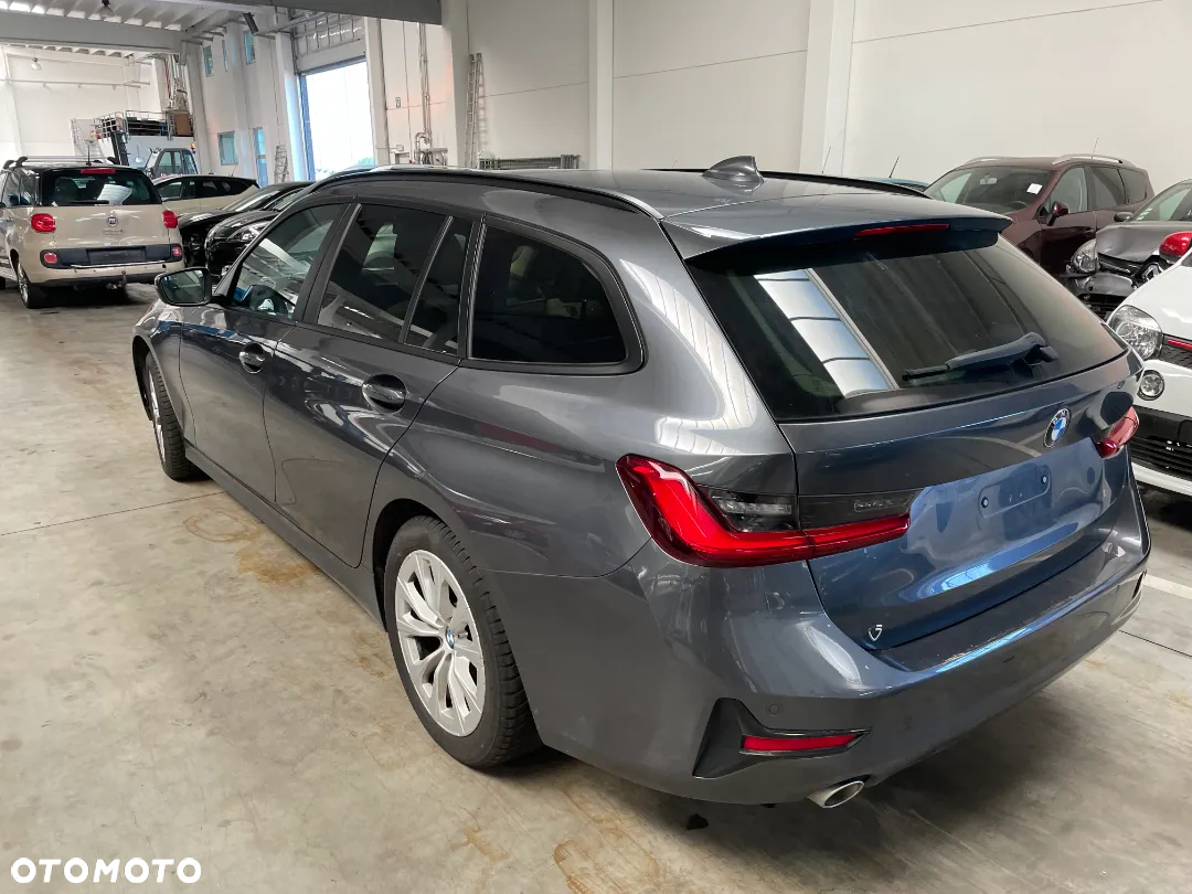 BMW Seria 3 320d Advantage sport - 4