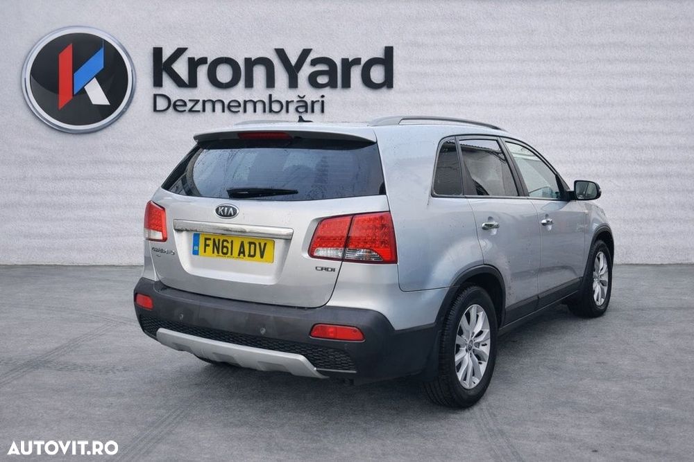 Dezmembrari dezmembrez  Kia Sorento II 2.2 D 2009-2015 - 4
