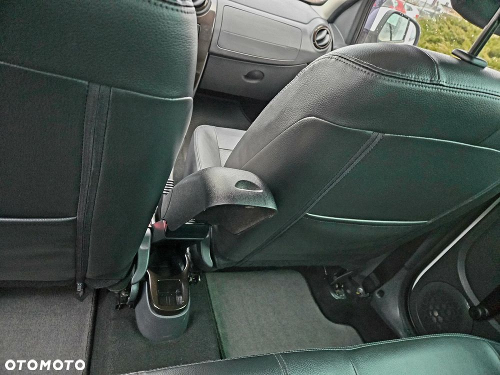 Dacia Duster 1.6 16V 4x4 Prestige - 13