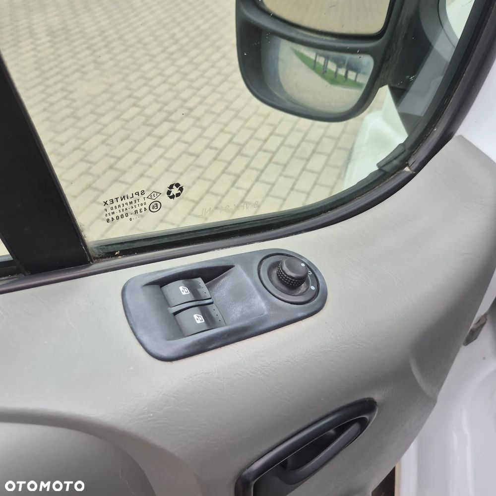 Renault Trafic - 15