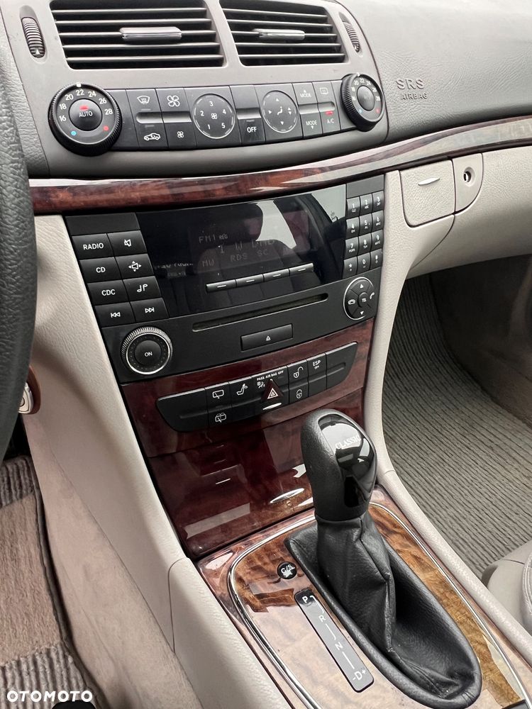 Mercedes-Benz Klasa E 200 Kompressor Automatik Classic - 20