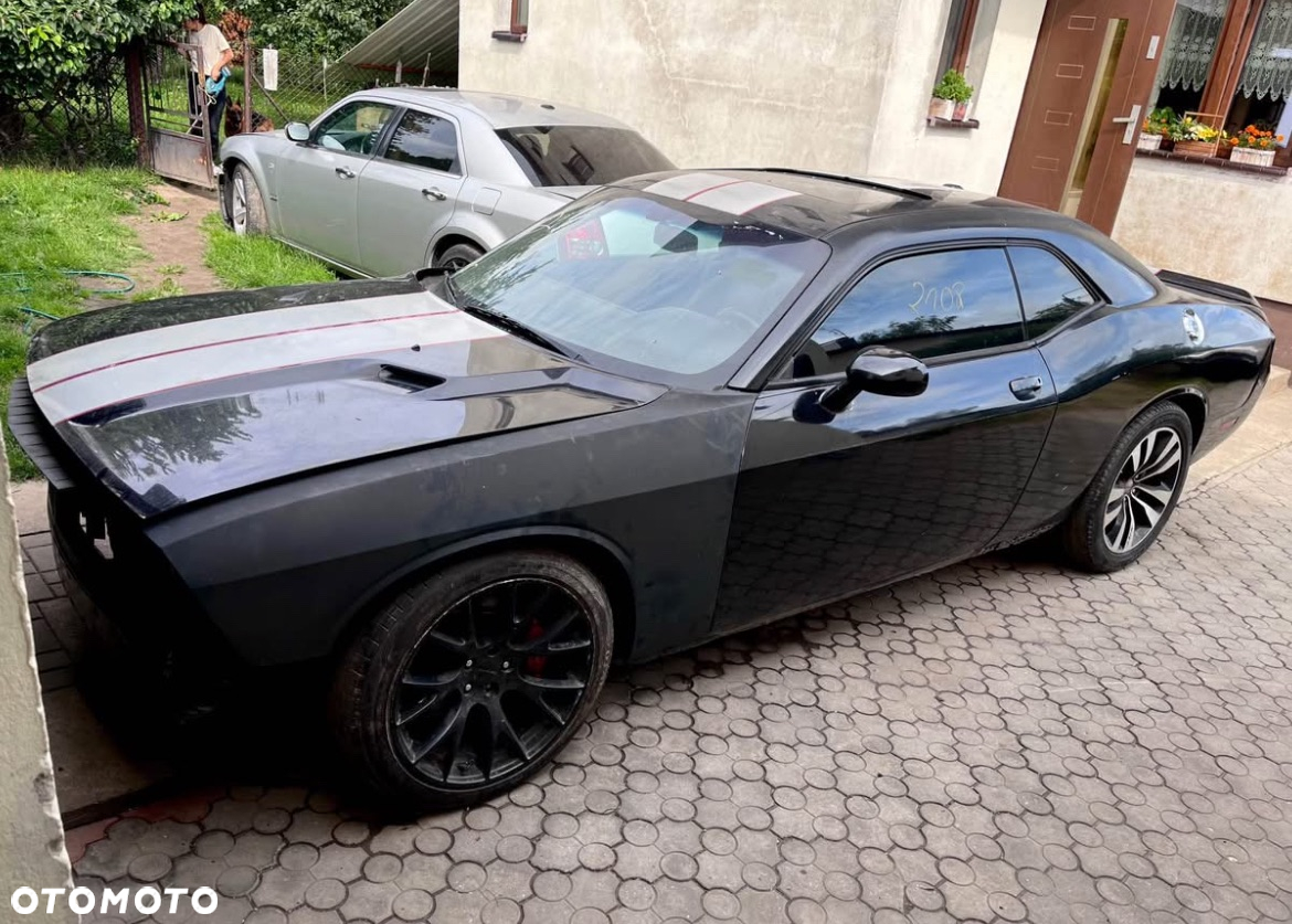 Dodge Challenger - 6