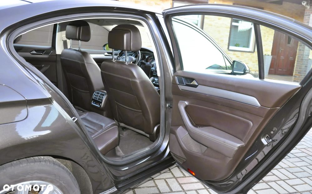 Volkswagen Passat 2.0 TDI BMT Highline DSG - 11
