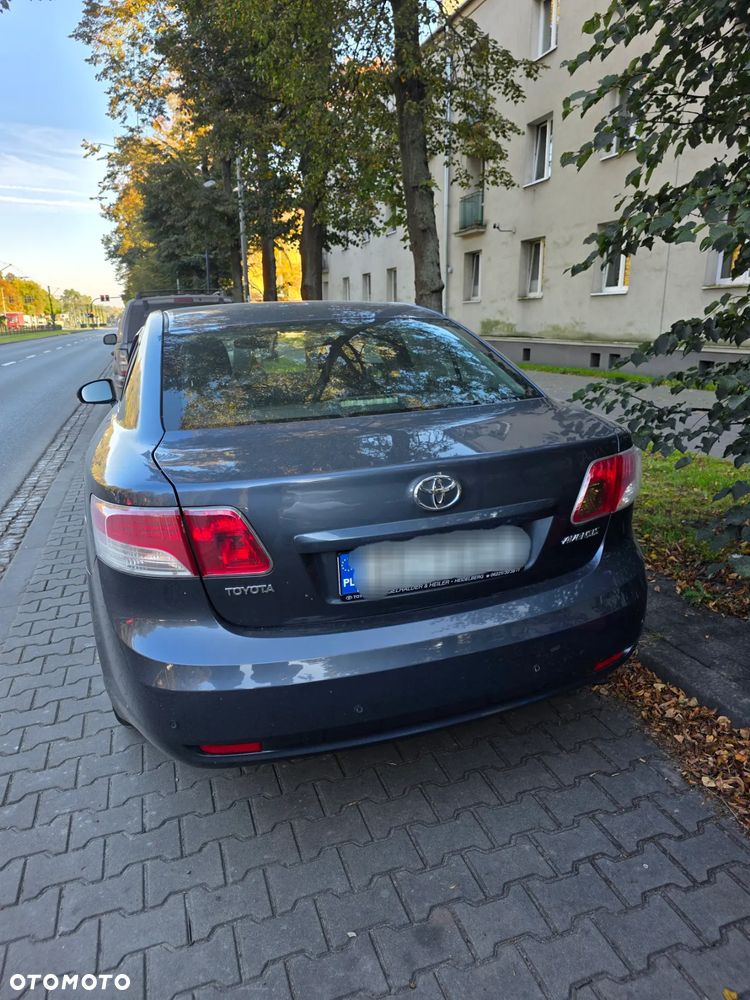 Toyota Avensis 1.8 Luna - 4