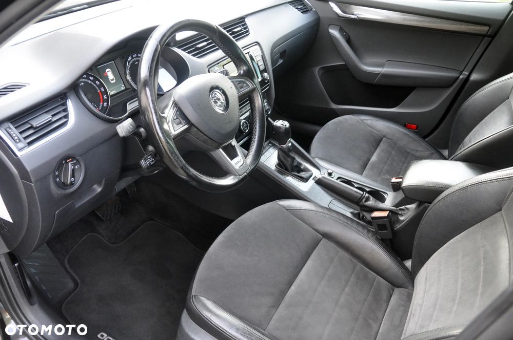 Skoda Octavia Scout 2.0 TDI 4x4 DSG - 6