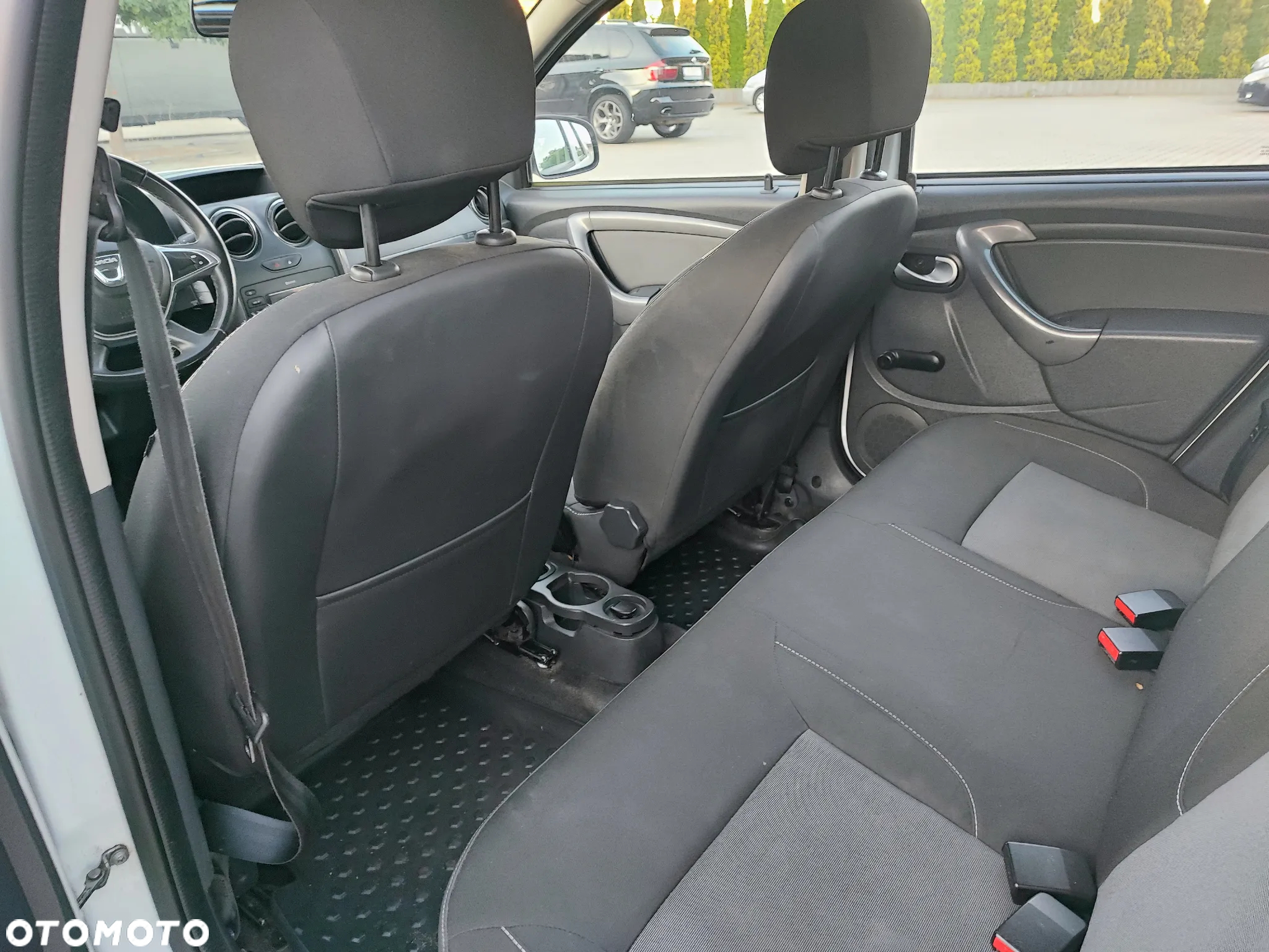 Dacia Duster 1.6 SCe Laureate 4x4 S&S - 10