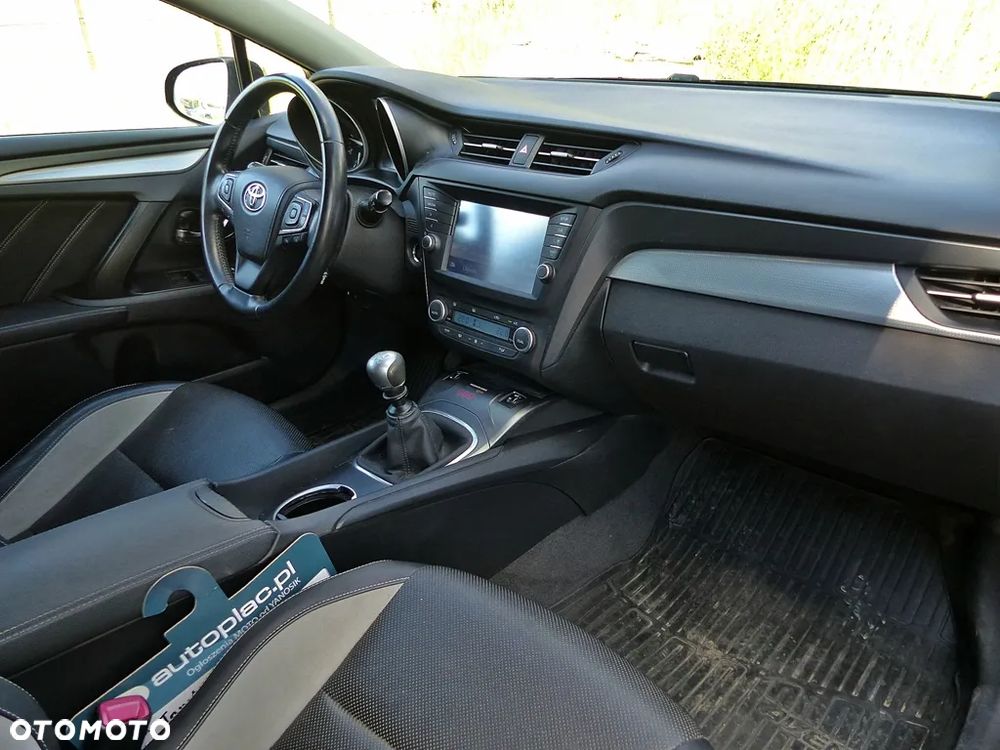 Toyota Avensis 2.0 D-4D Premium - 25