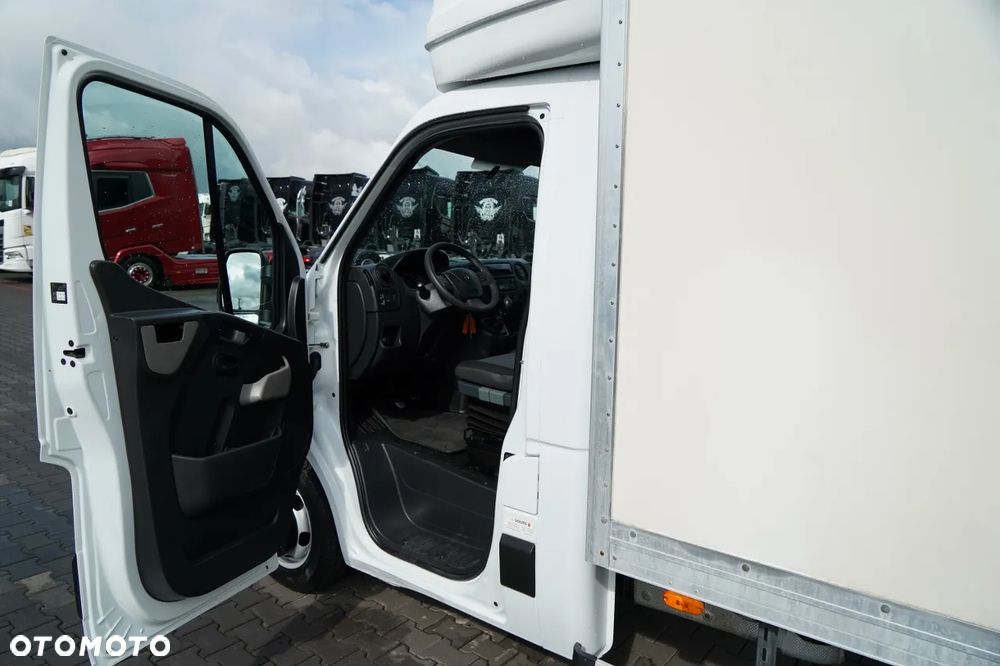 Renault MASTER / KONTENER - 4,3 M / WINDA DHOLLANDIA - 750 KG / 3 MIEJSCA / BLIŹNIAK / SPROWADZONY / - 22