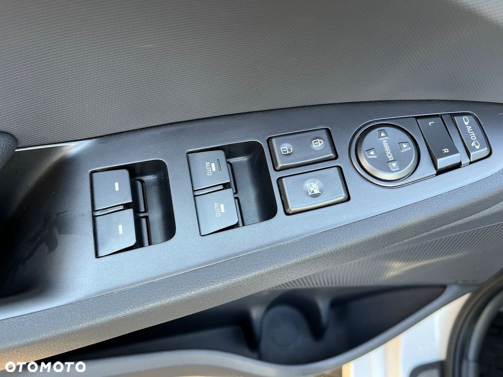 Hyundai IONIQ Hybrid Premium - 13