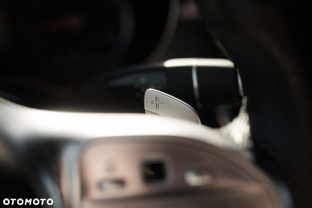 Mercedes-Benz Klasa C 300 9G-TRONIC - 27