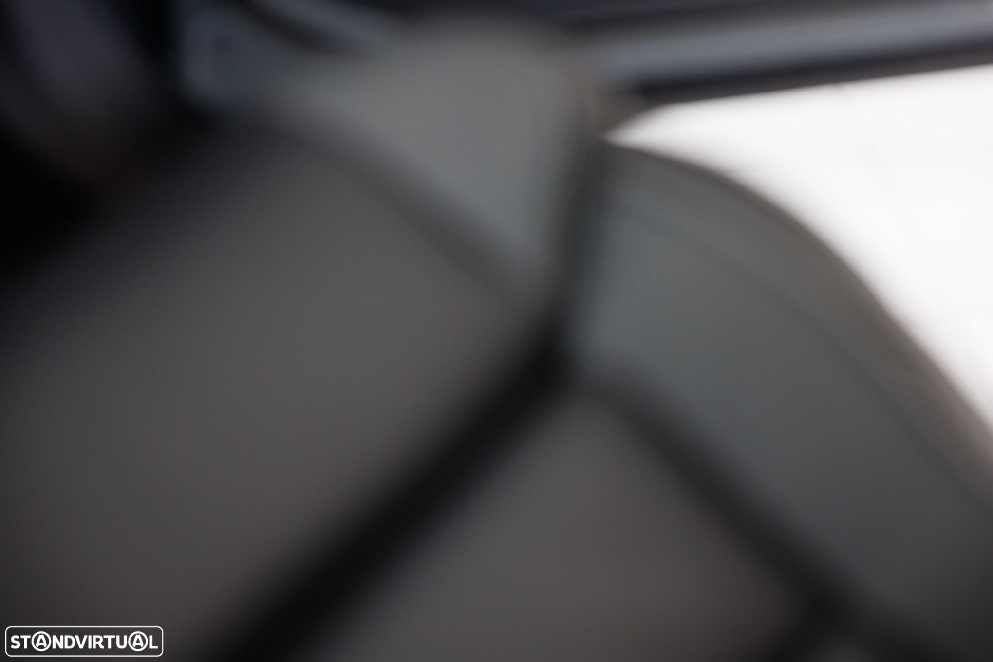 Volvo XC 60 2.0 T6 PHEV R-Design AWD - 37