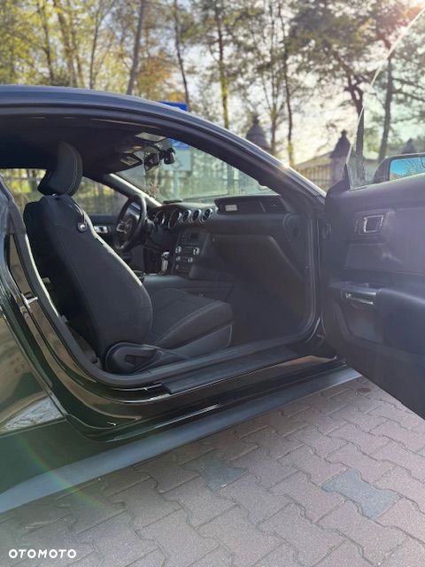 Ford Mustang - 7