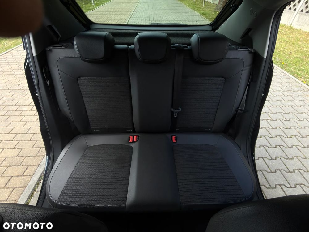 Opel Corsa 1.4 16V Energy - 11