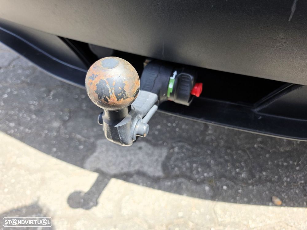 Tesla Model Y Long Range Dual Motor AWD - 49