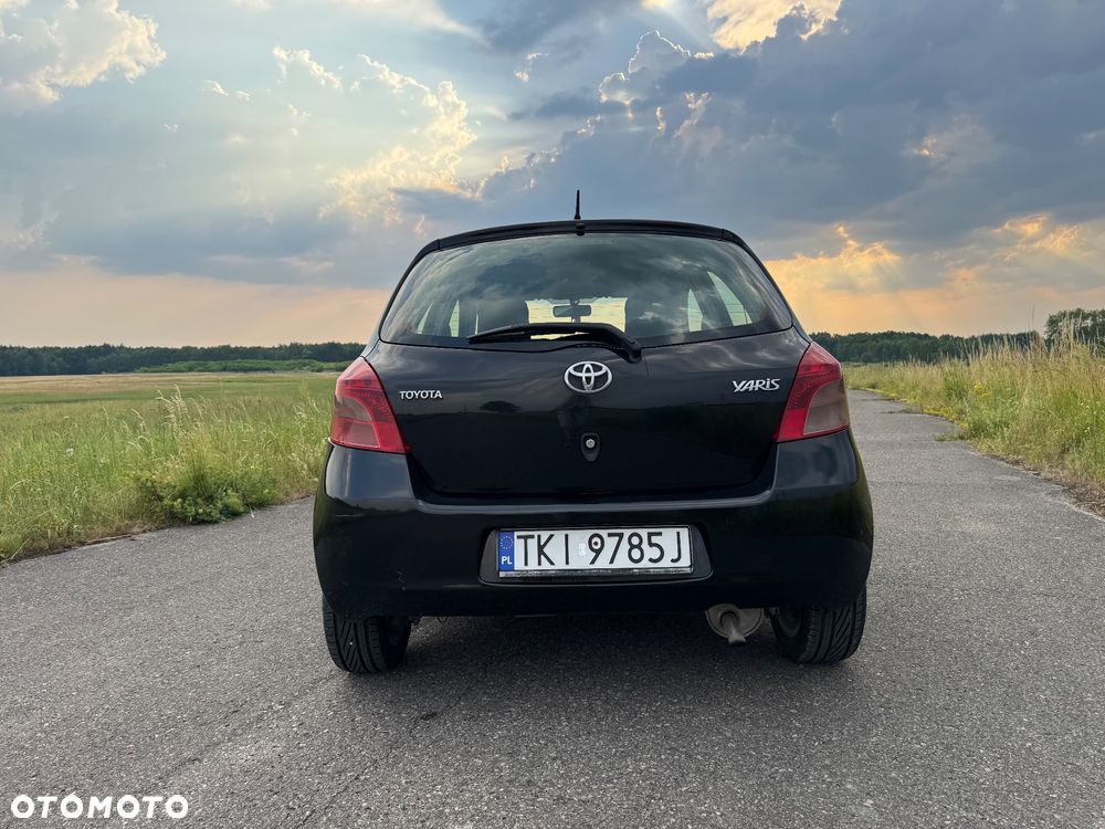 Toyota Yaris - 4