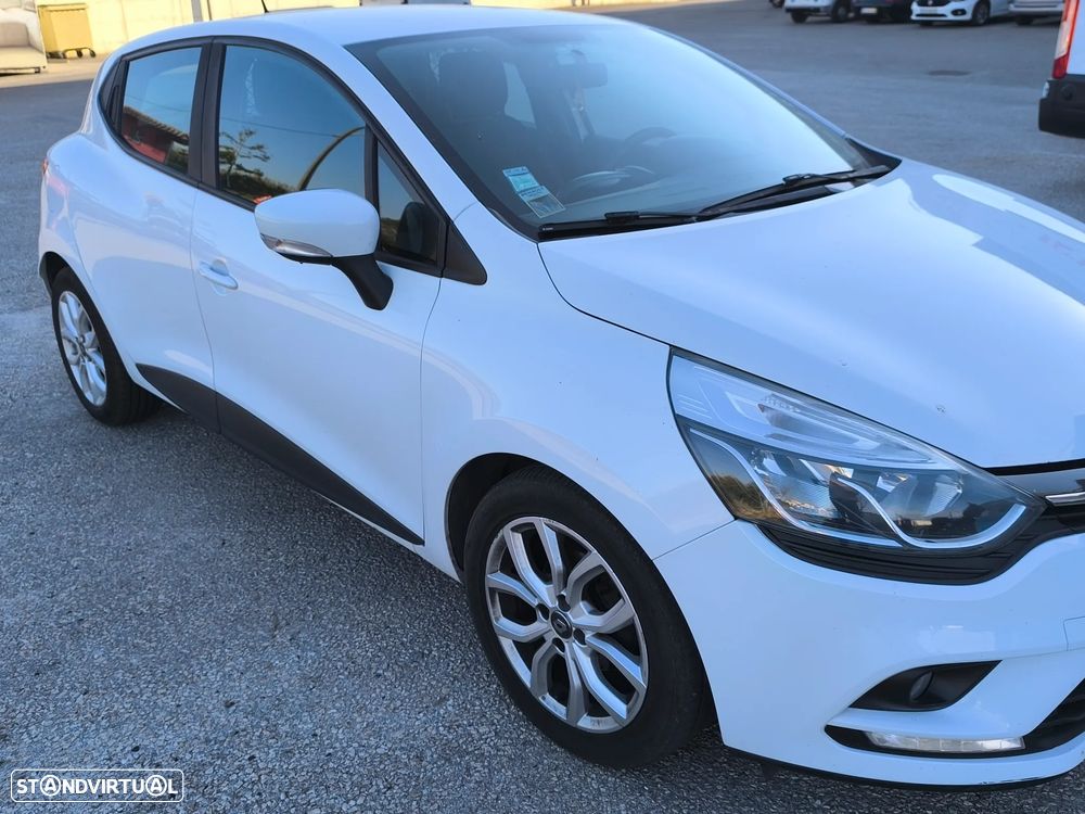 Renault Clio - 6