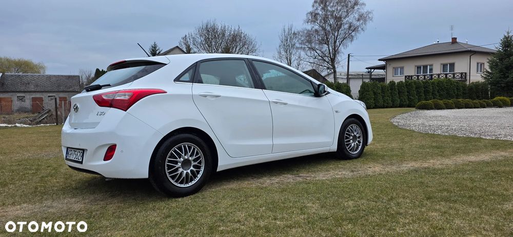 Hyundai i30 1.6 GDI BlueDrive Premium - 4