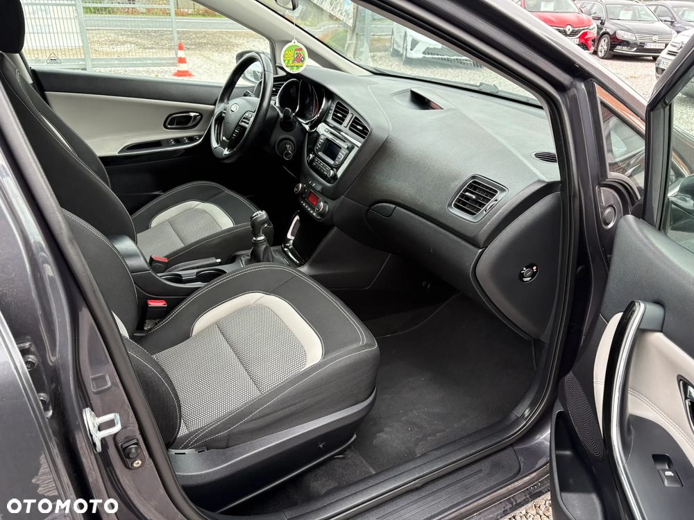 Kia Ceed 1.6 CRDi 128 Spirit - 11