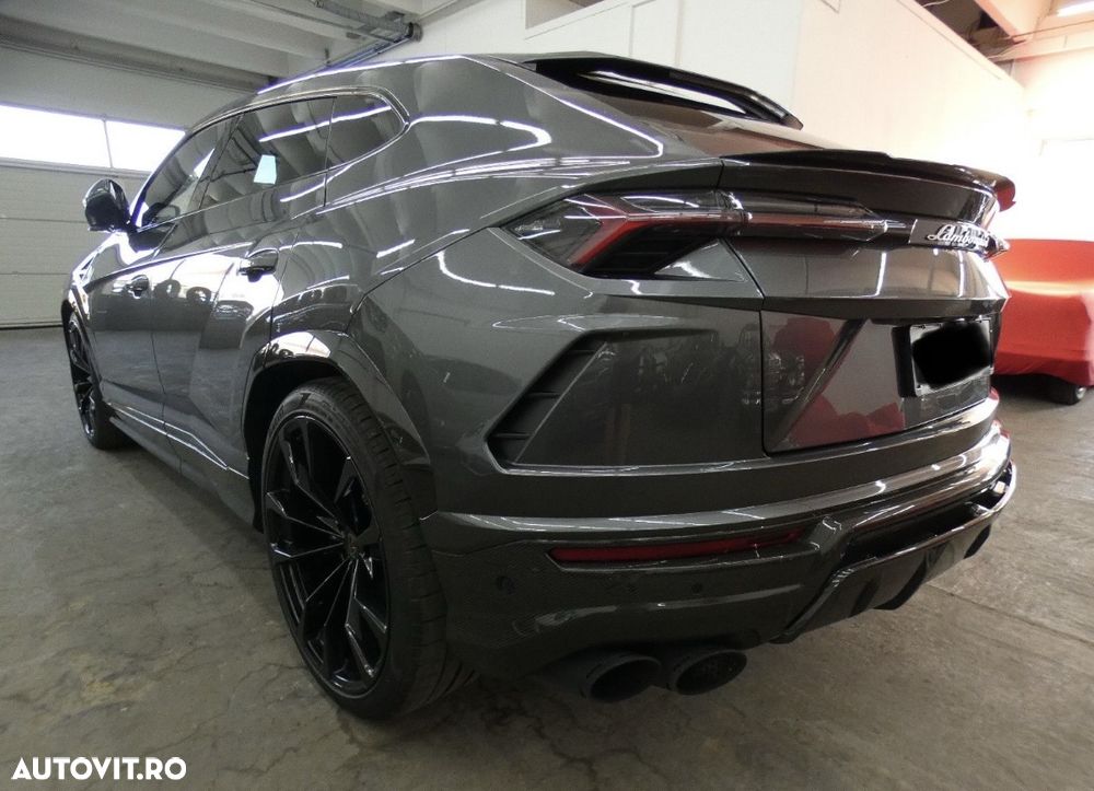 Lamborghini URUS Standard - 12