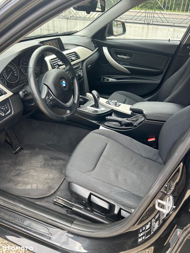 BMW Seria 3 320d - 8
