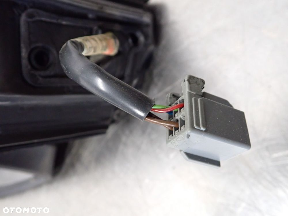 LUSTERKO LEWE ELEKTRYCZNE FORD FOCUS MK2 2.0 - 3