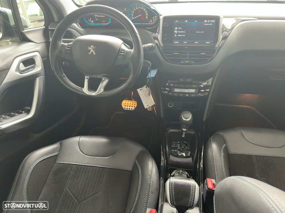 Peugeot 2008 1.2 PureTech Crossway EAT6 - 7