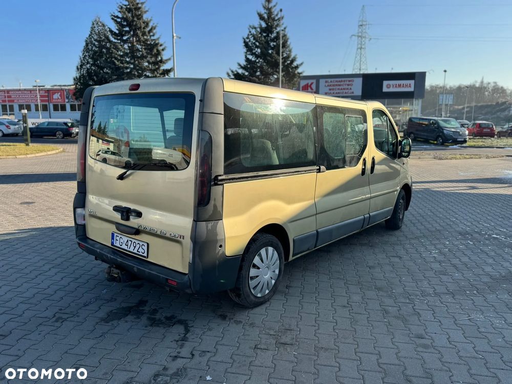 Opel Vivaro Tour - 12
