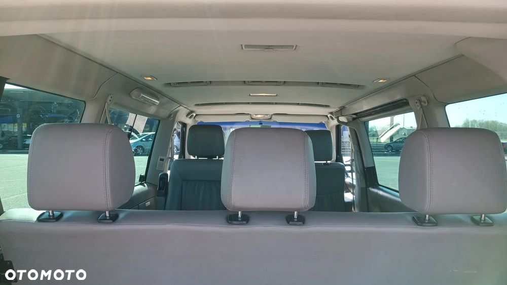 Volkswagen Multivan - 31