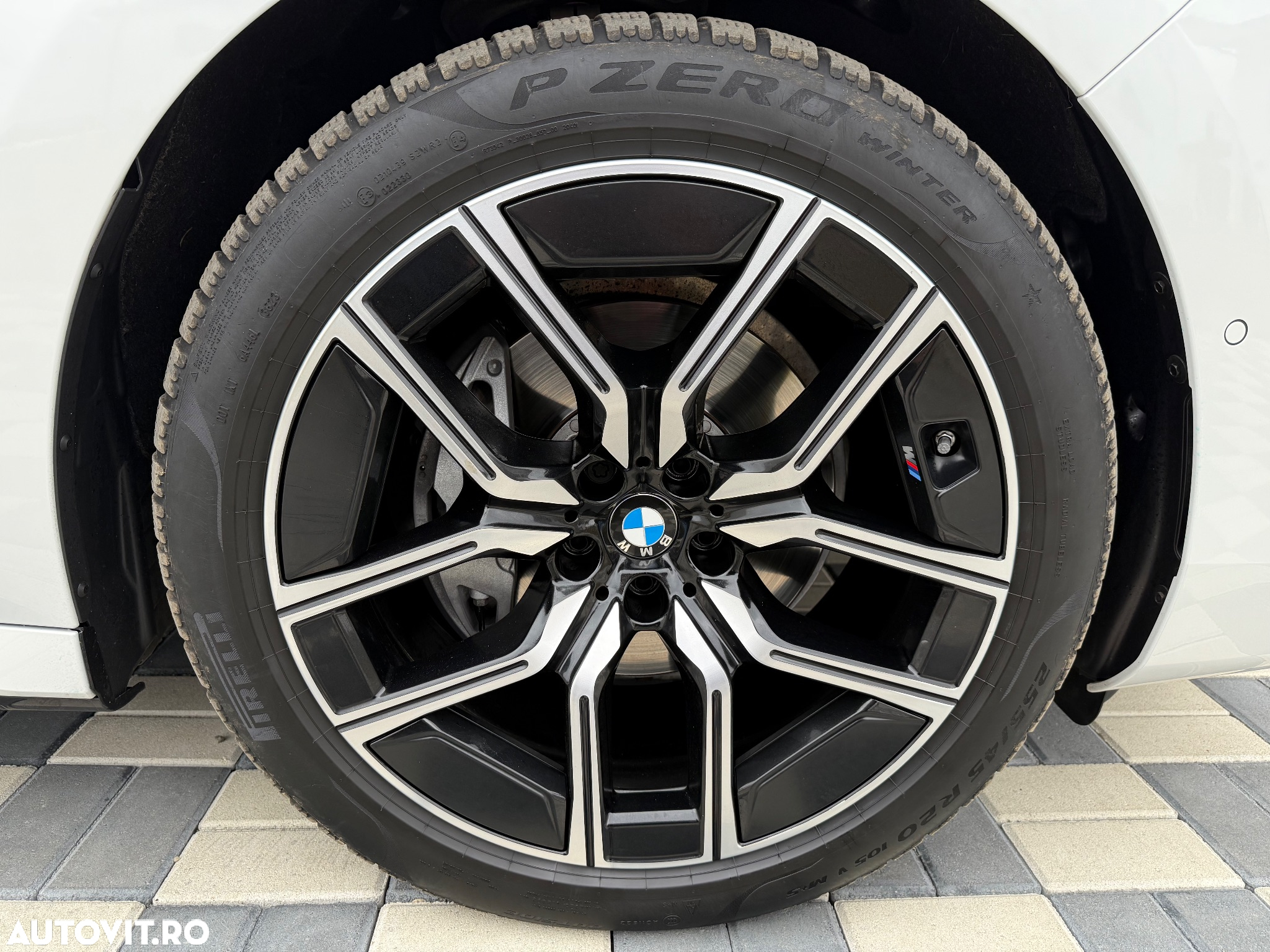 BMW Seria 7 740d xDrive MHEV - 26