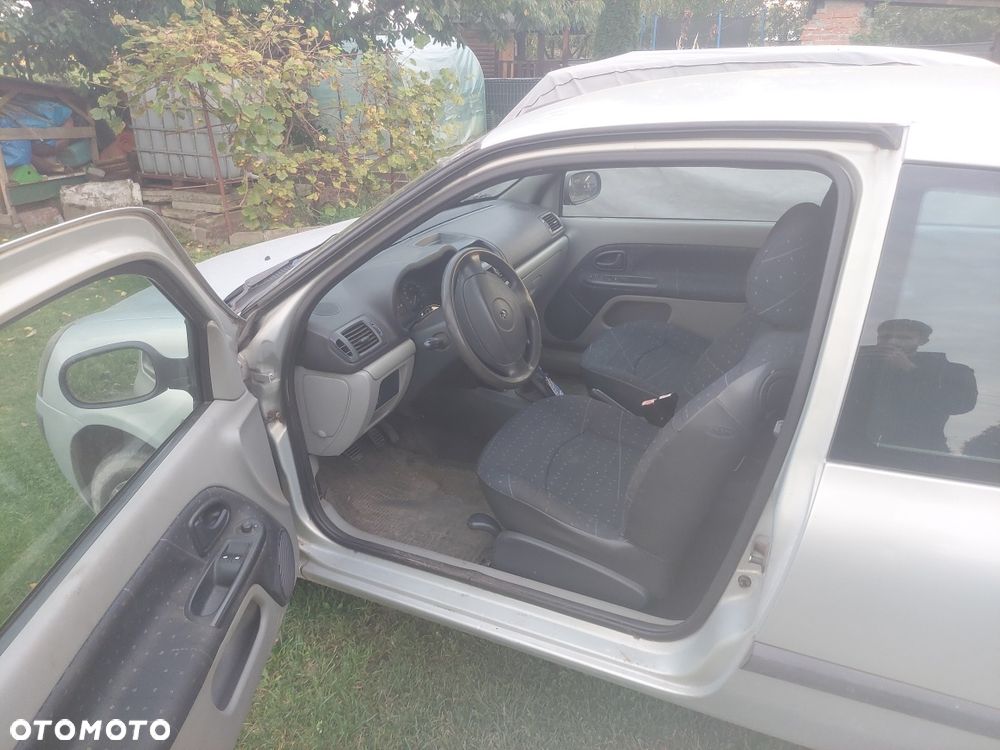 Renault Clio 2001 photo 5