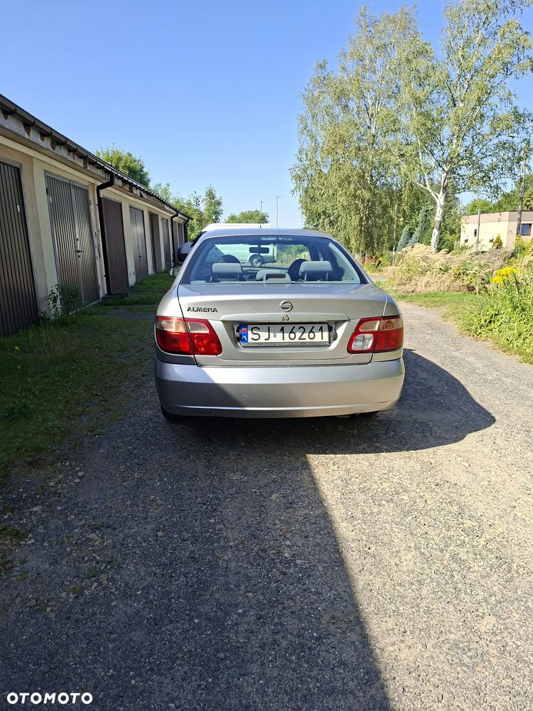 Nissan Almera 1.8 Visia - 2