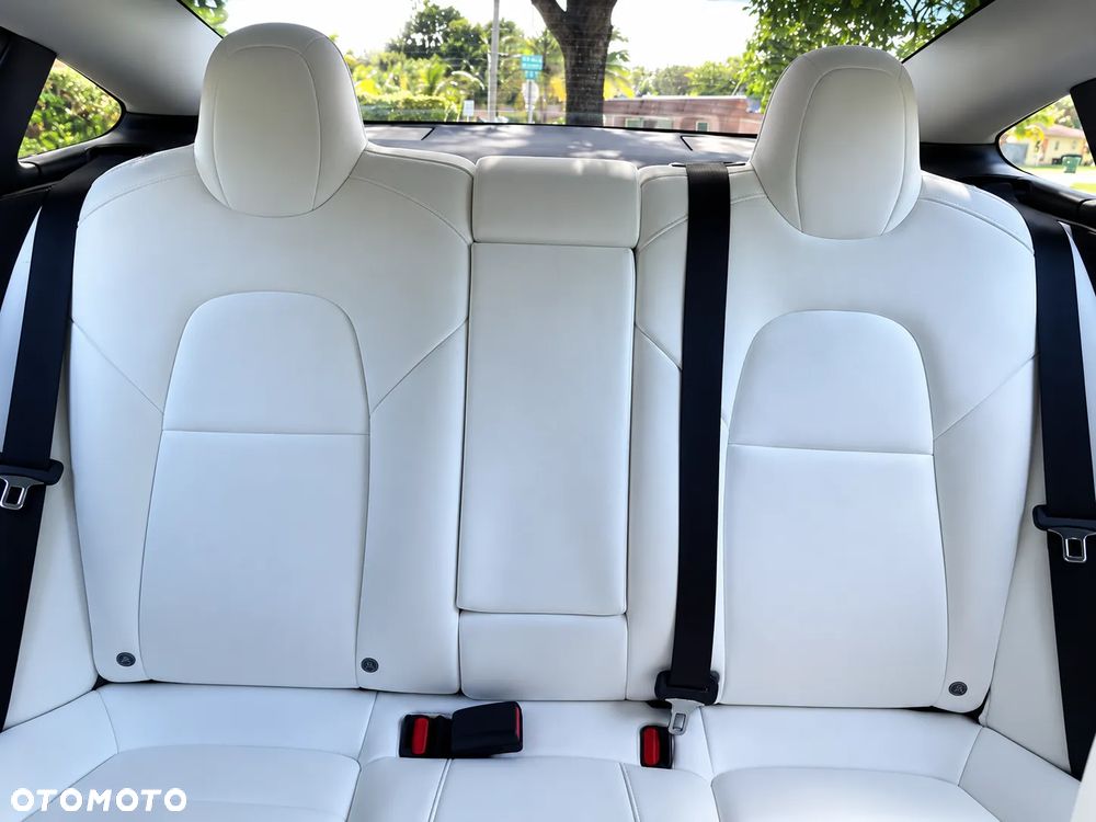 Tesla Model 3 Langstreckenbatterie Allradantrieb Dual Motor Performance - 17