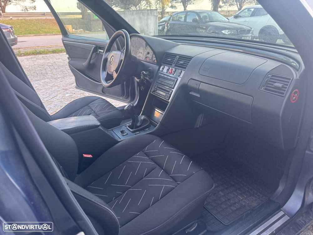 Mercedes-Benz C 220 D Sport - 11