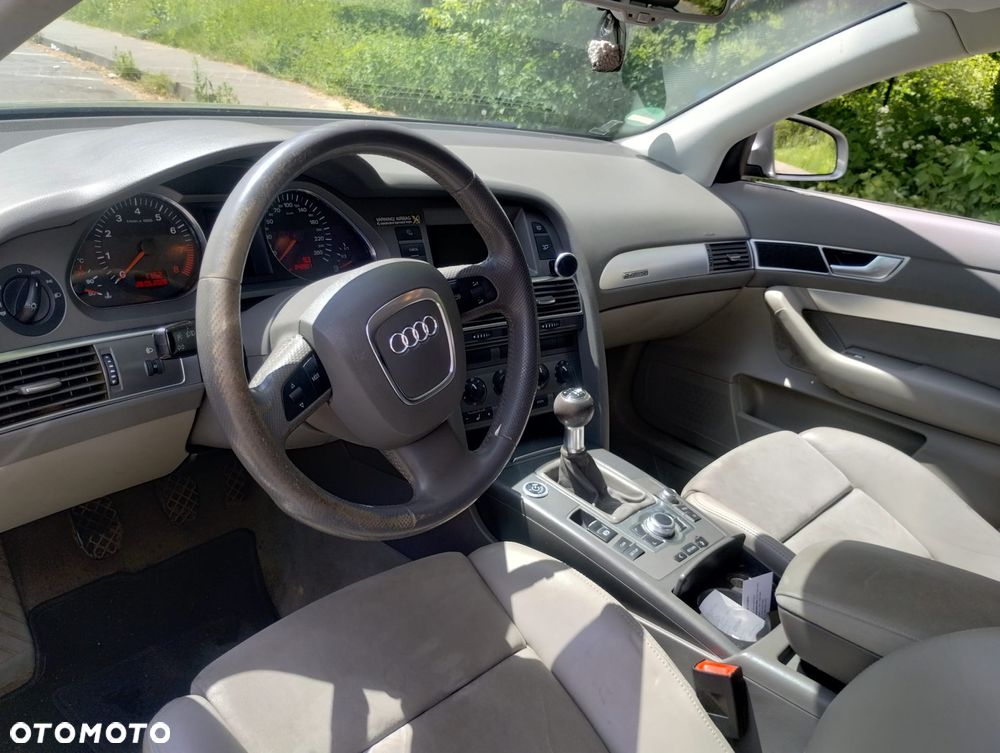 Audi A6 Avant 2.4 Quattro - 13